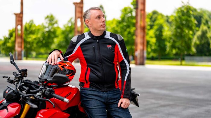 Jaket harian Ducati