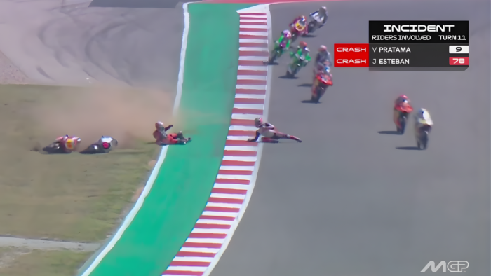 Veda Ega Pratama (9), crash pada tikungan di Sektor 2 Circuit of The Amercia pada balapan Moto3 COTA 2026.