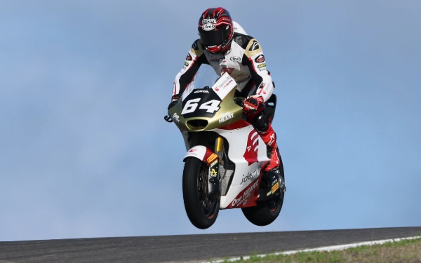 Mario Suryo Aji (64)