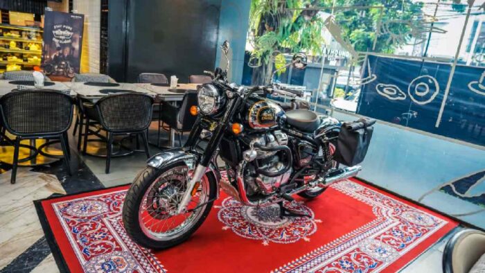 Classic 650 Black Chrome