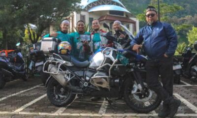 Ketua Umum MBI (kiri) berfoto dengan peserta J2J perwakilan dari Kendari dan Sumatra Selatan