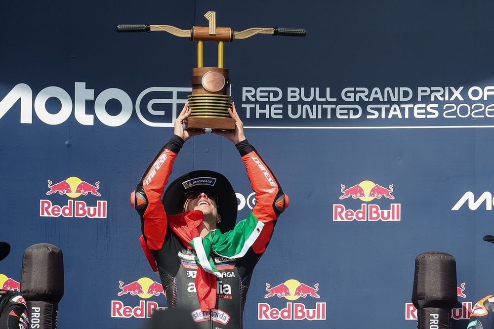 Marco Bezzecchi (72) Aprilia Racing